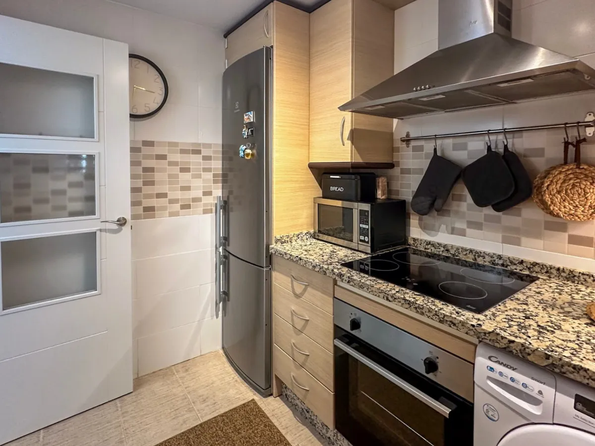 e2564ca6-a74c-49a7-8f0a-69cc38c91965