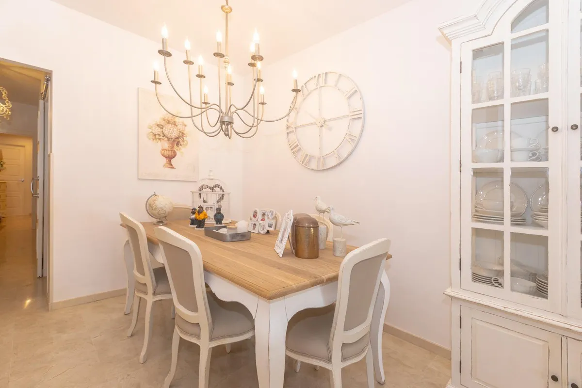 80007743-857b-4a81-8c8a-e29c8a40e9a6