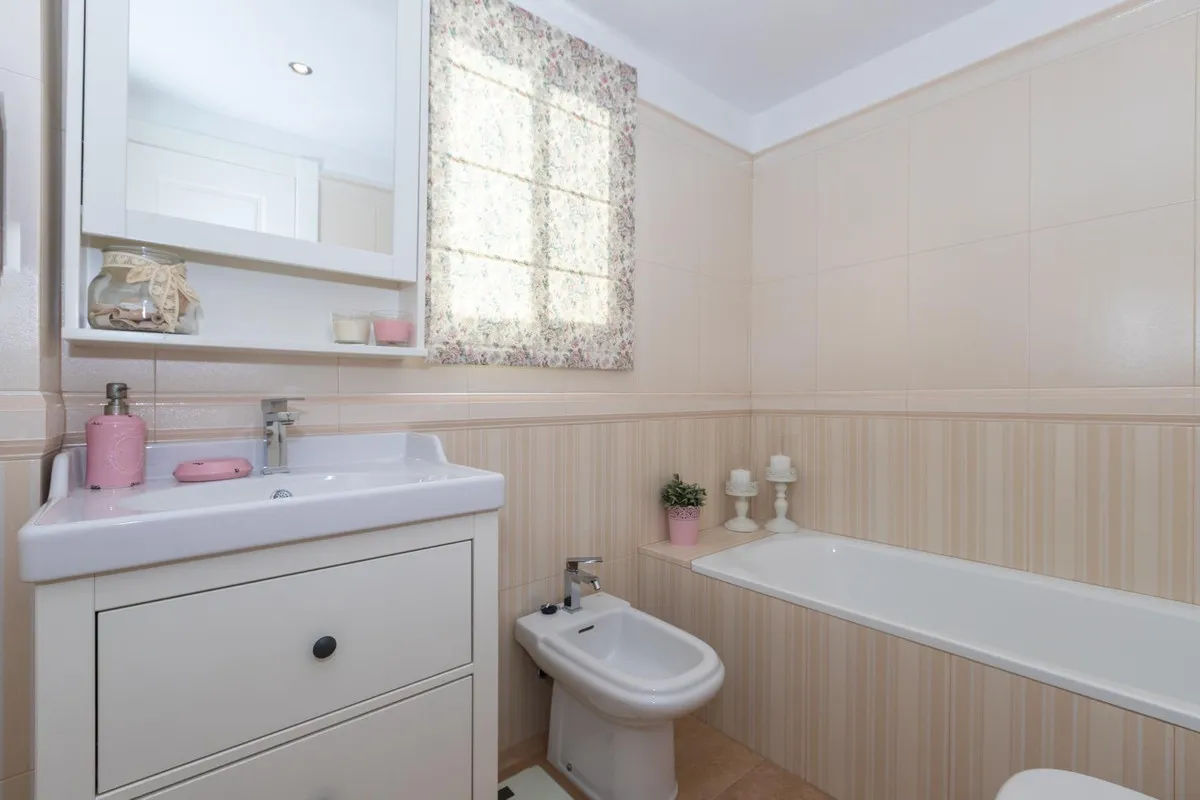 9dfc4acb-74c5-41f0-9f57-cbd690e866fc