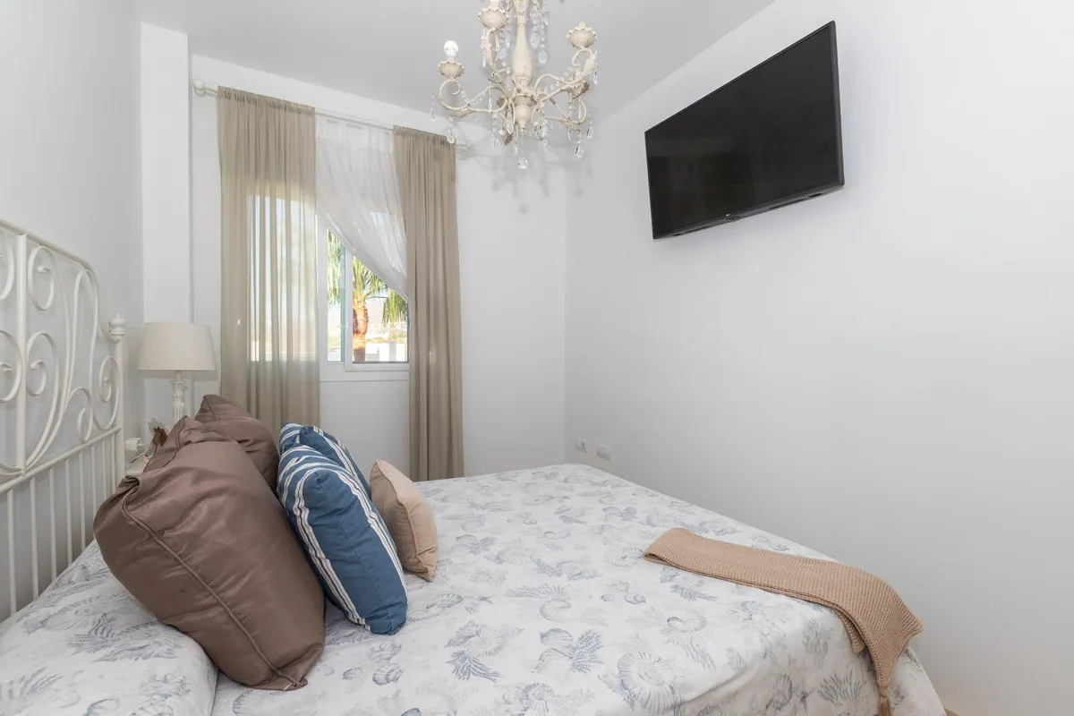 b40fef50-7df1-4d23-afa1-8754fefdef48