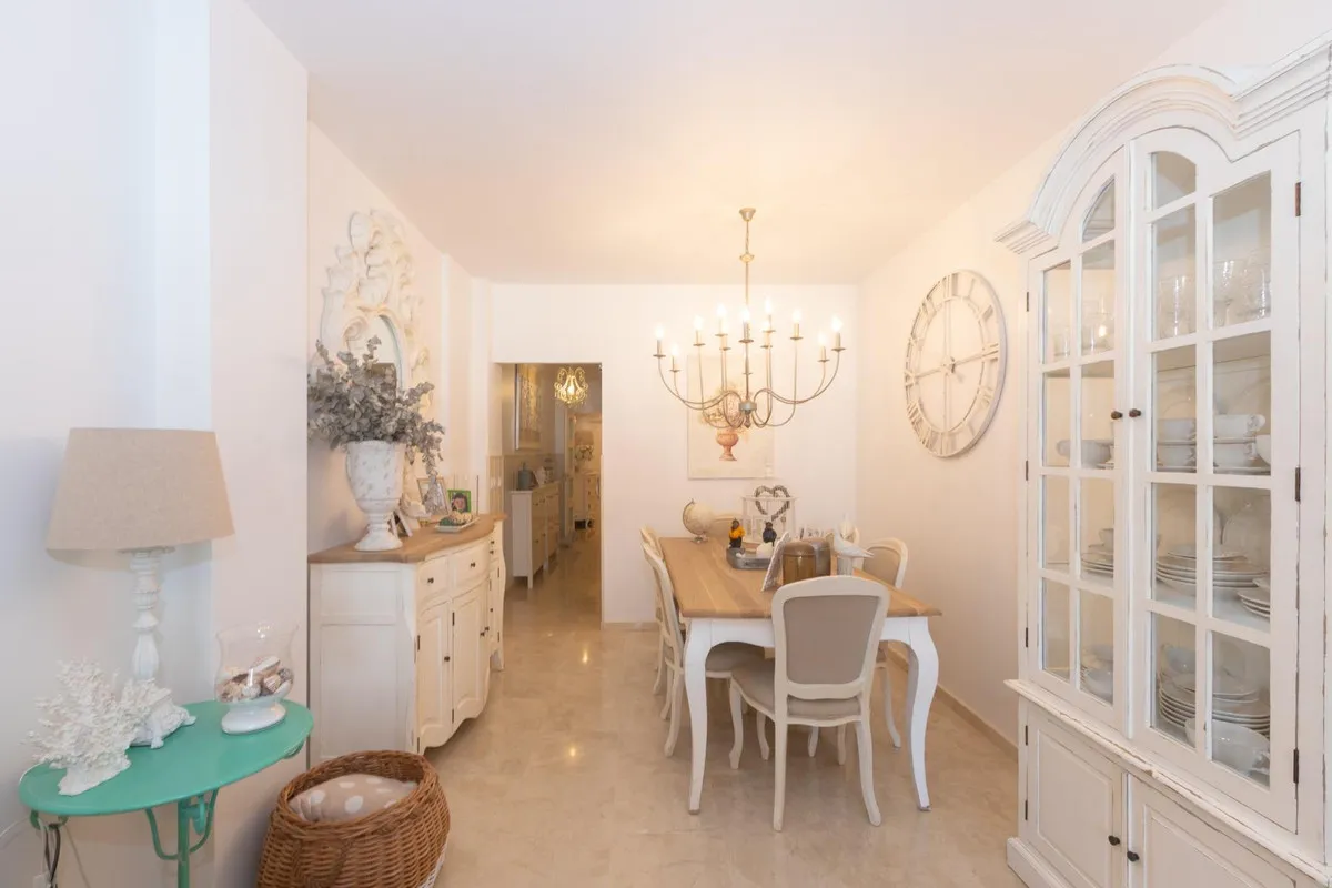 c8077cd8-d766-4238-a482-0e6c8c1a7049