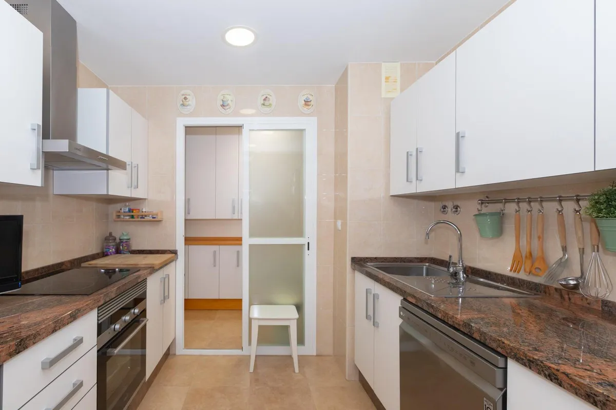 d2cfb3b8-377f-4e60-b686-c33b65aefbf3