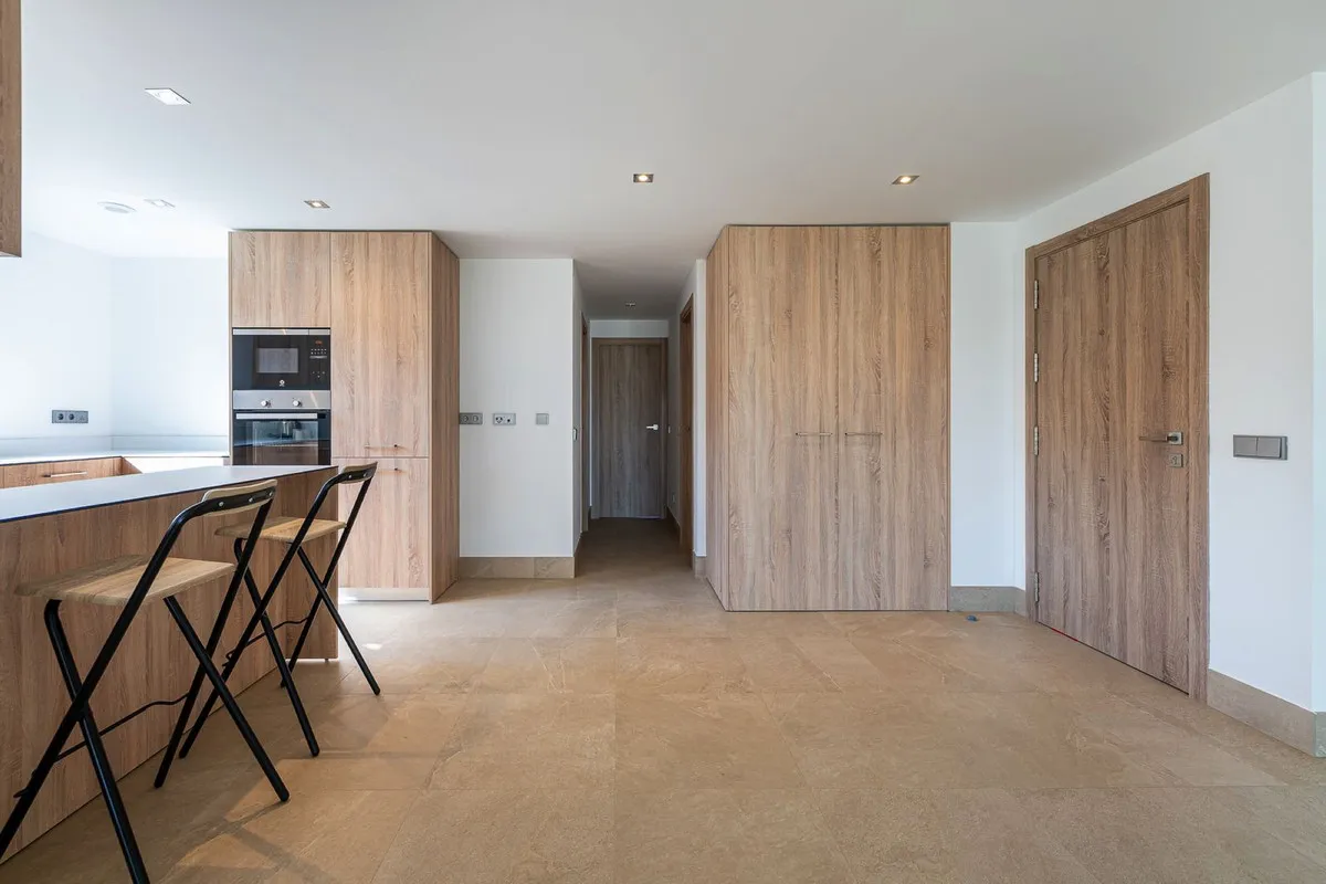 7ab0ab0b-8d51-4c05-8786-f6951bce54e2