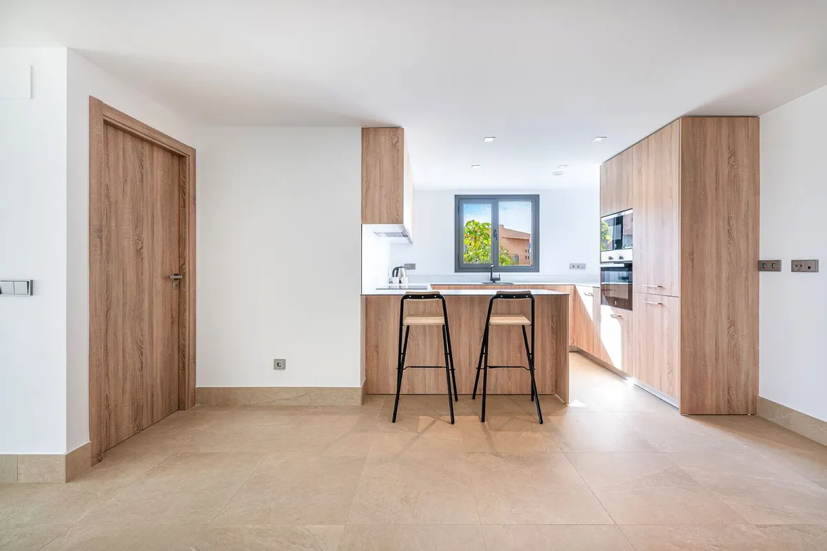 d5a9baee-56ad-45e2-8d8b-2015340d183e