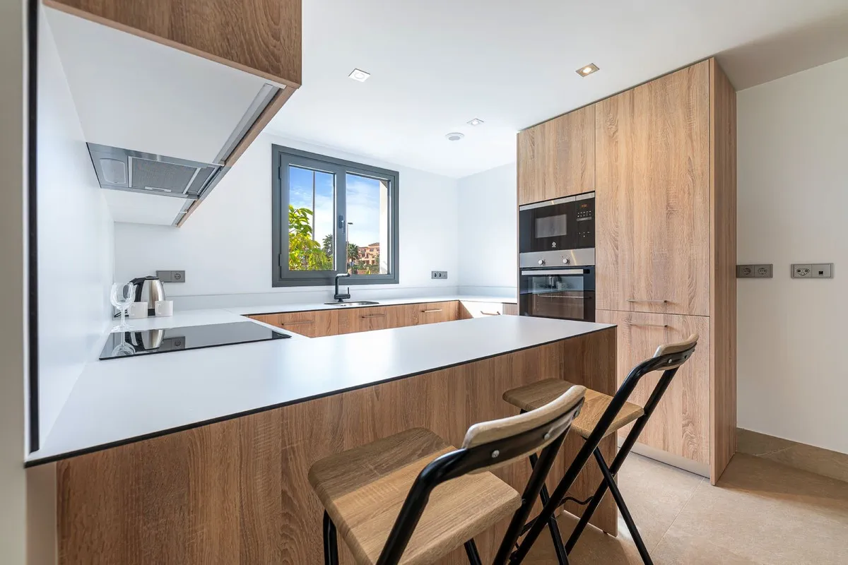 fdfff47e-4fa4-40b0-8a1f-74f34c650c14