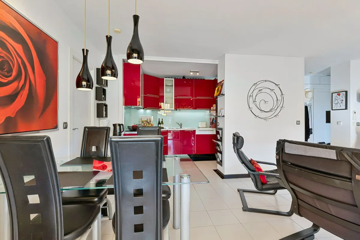 6b3410b6-62e1-40cf-945a-1378deffba90