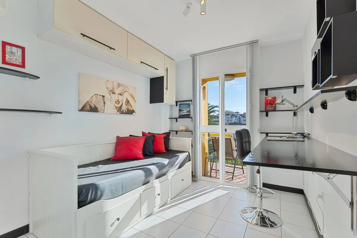 70cb6d42-9984-4f0e-a479-9c23ed51fc63