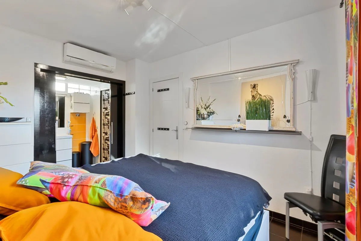 9e7bbbb0-df53-428c-8970-34e440160715