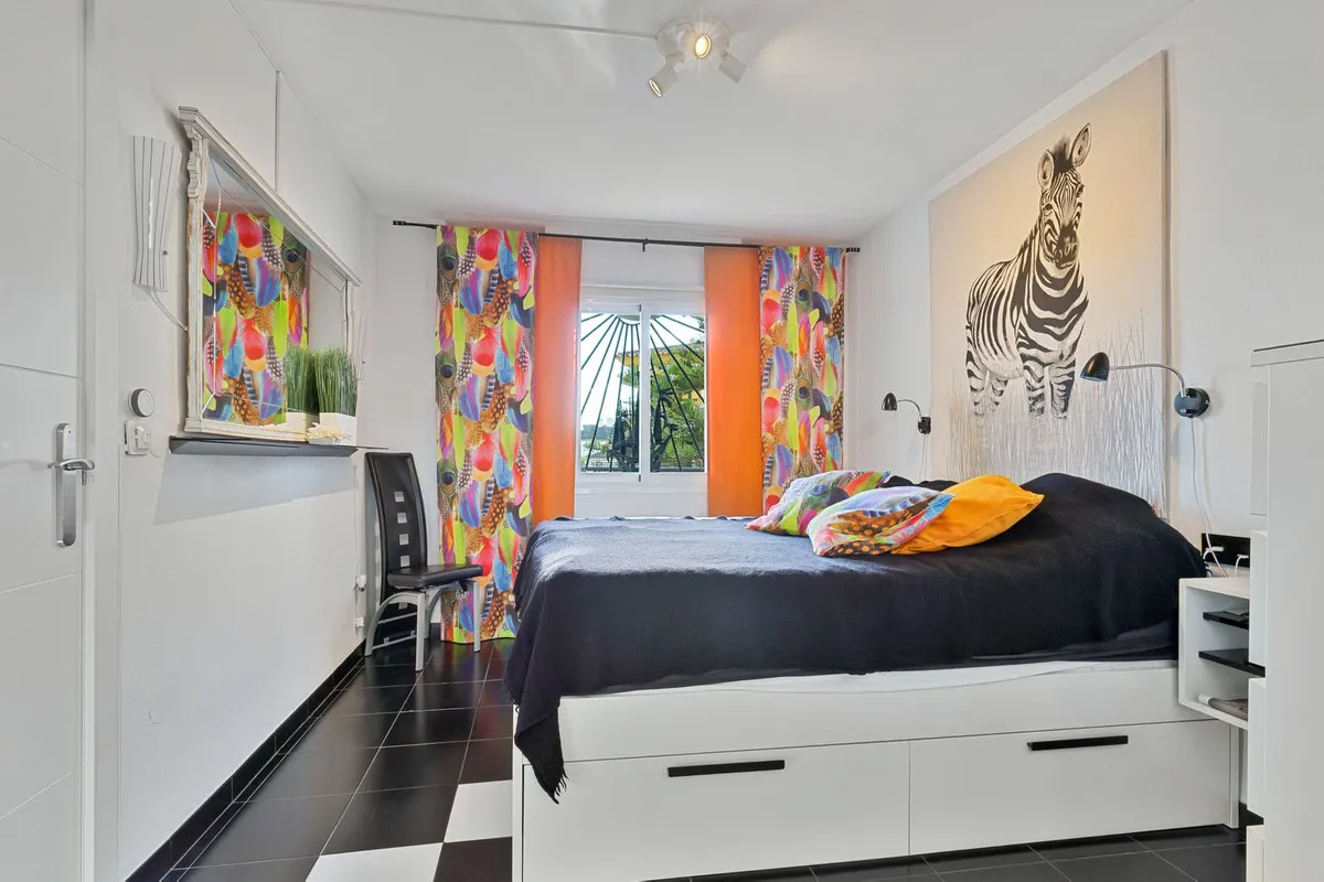 b904d40c-13e5-4ec2-b6fc-ae324e3add07