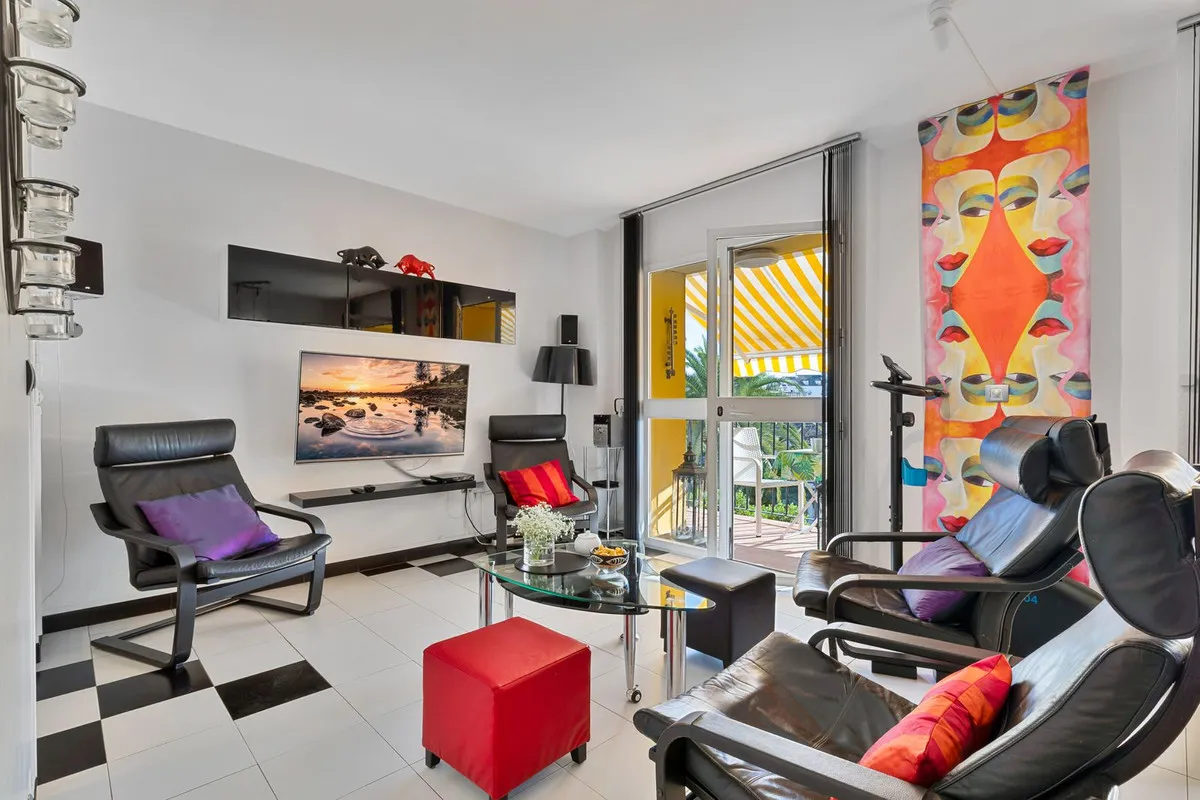 f3a147f9-fd4a-445d-aeab-a8d5b8ef8393