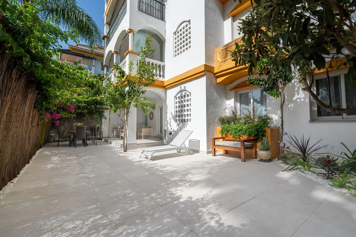 b9faef23-2431-41e6-852b-772d5c34e614