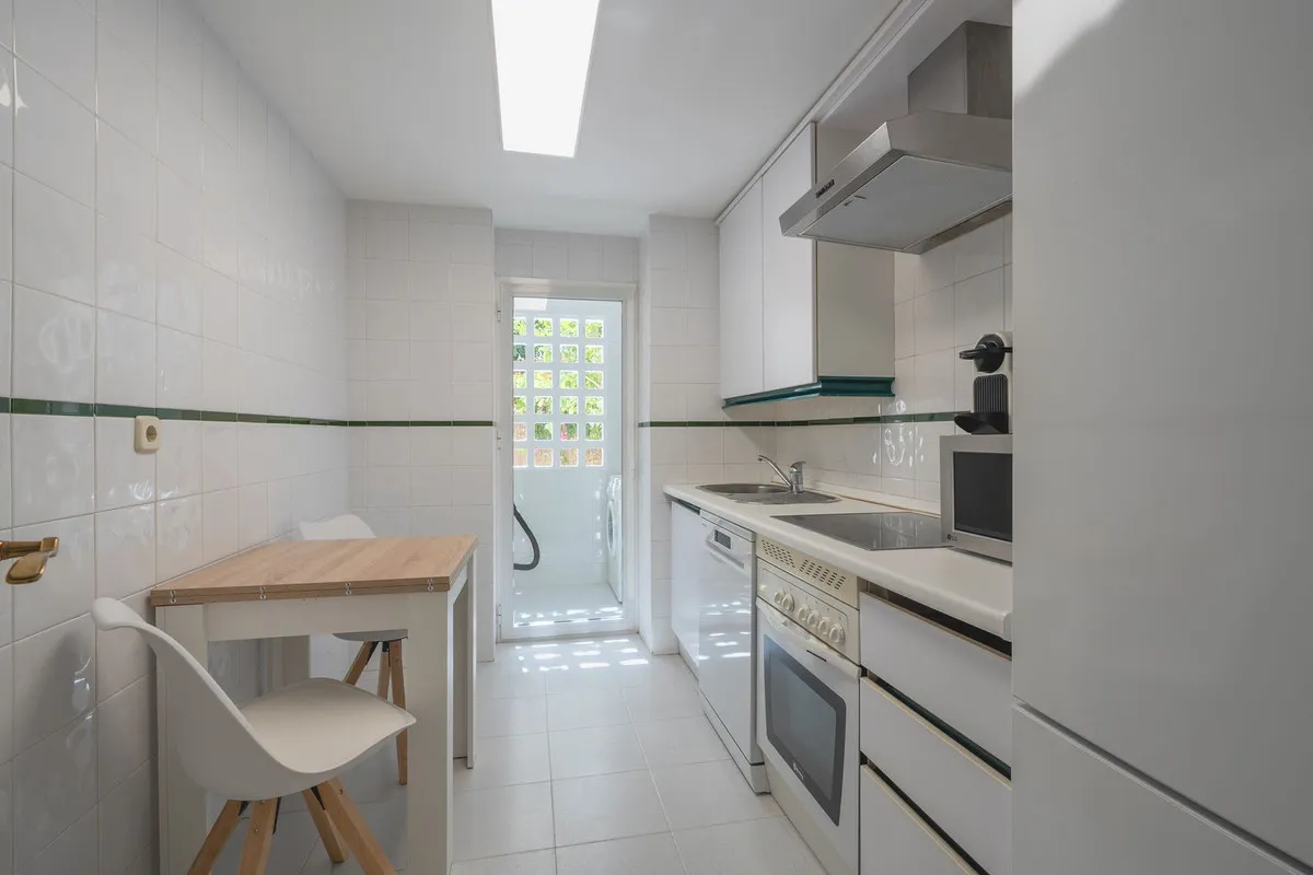 e93cf64a-3aa6-43ea-b628-c63ae07256df