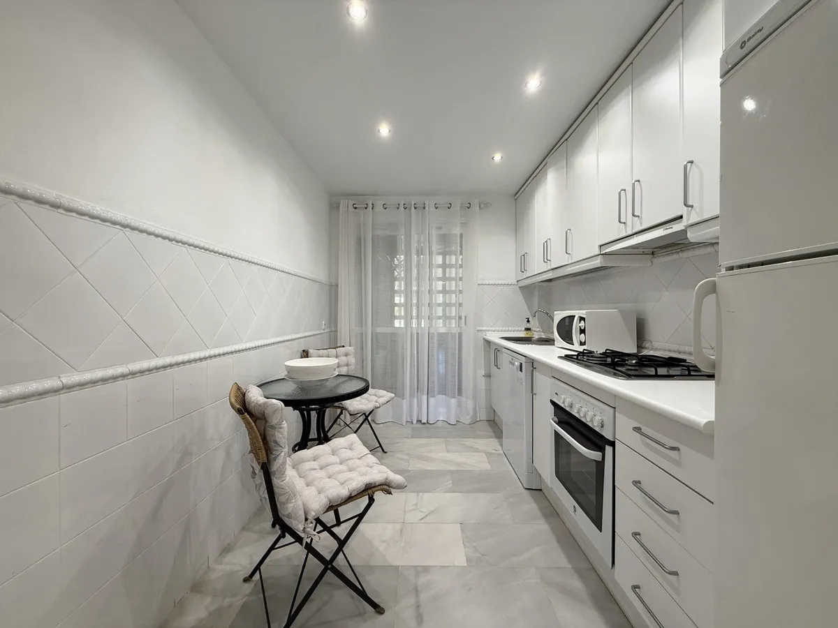 afcbc06f-1a27-46b3-b3d8-f76159f478e1