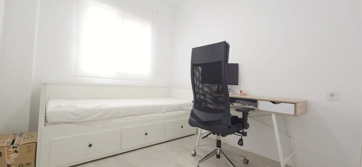 21f7461c-694d-4804-8784-bcd1965d9898