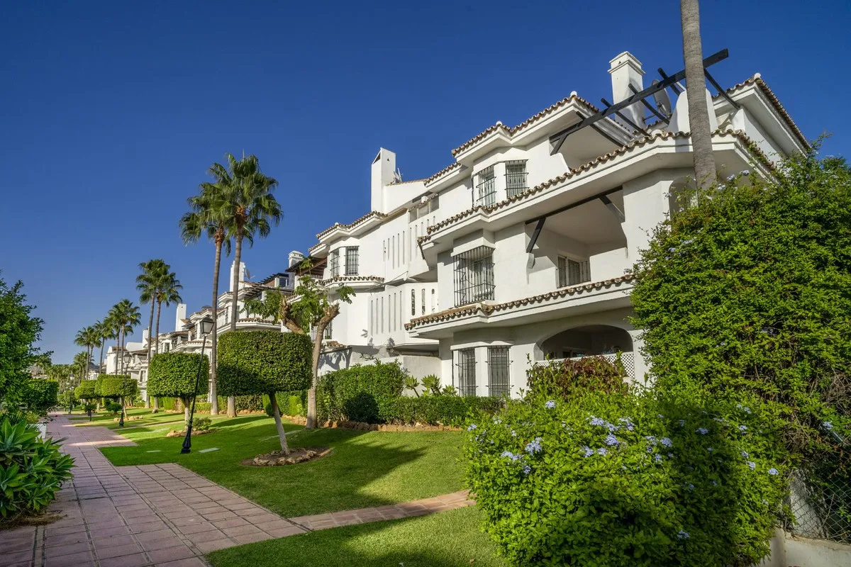 eea02fef-b091-44ec-bf84-873da74c3eee