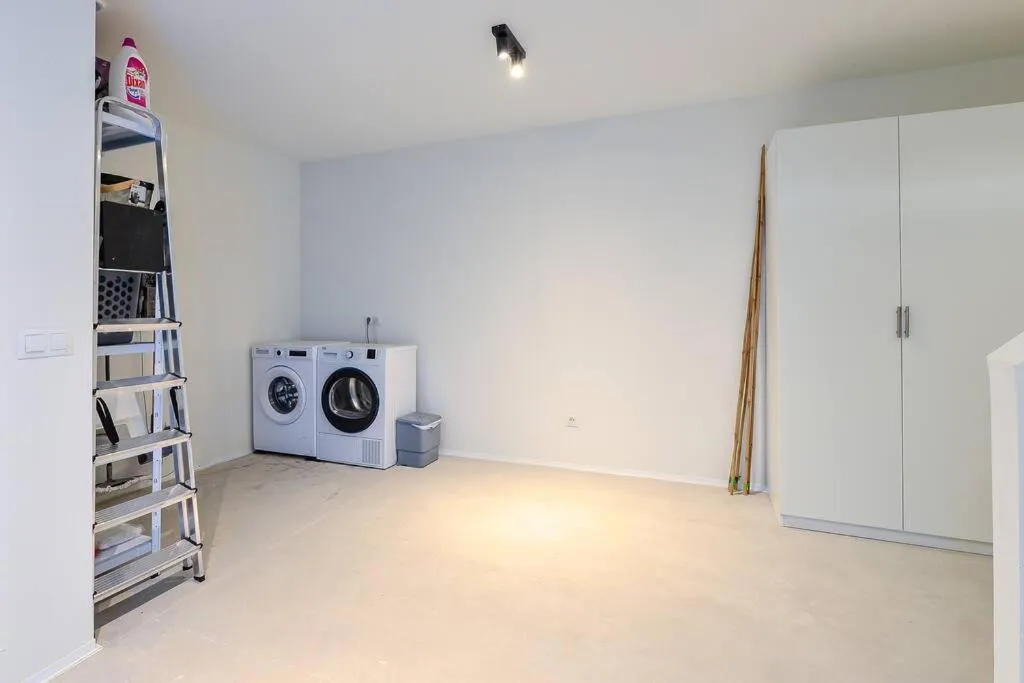 4b9fd2c9-4865-44cc-85ac-9639d037dea7