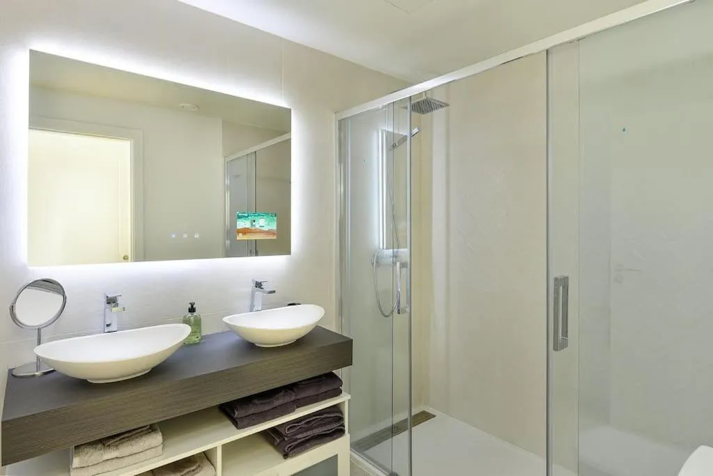 9dfe62d2-0ad9-439e-a182-d370a6b84a20