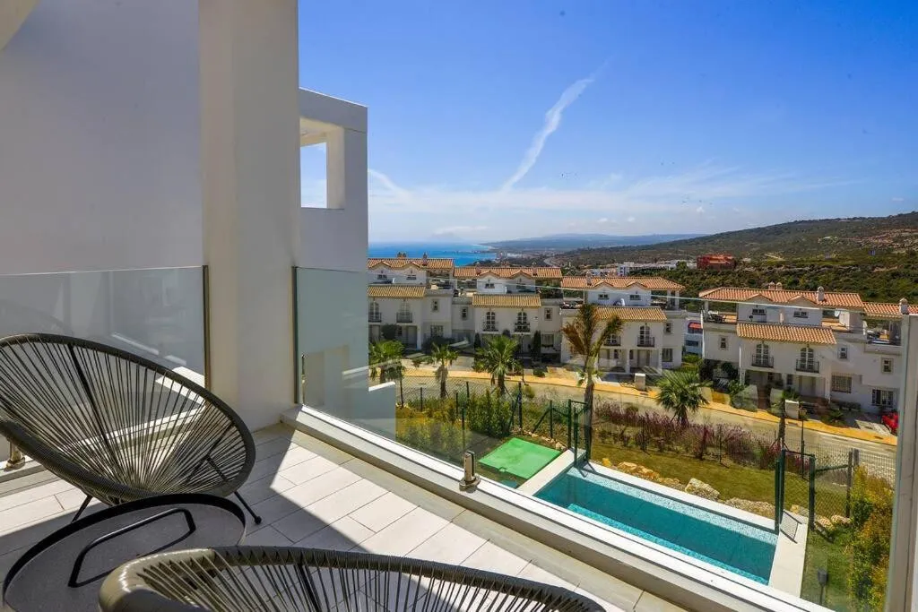 c9a2867e-0a01-495c-b2b9-3d264a083560