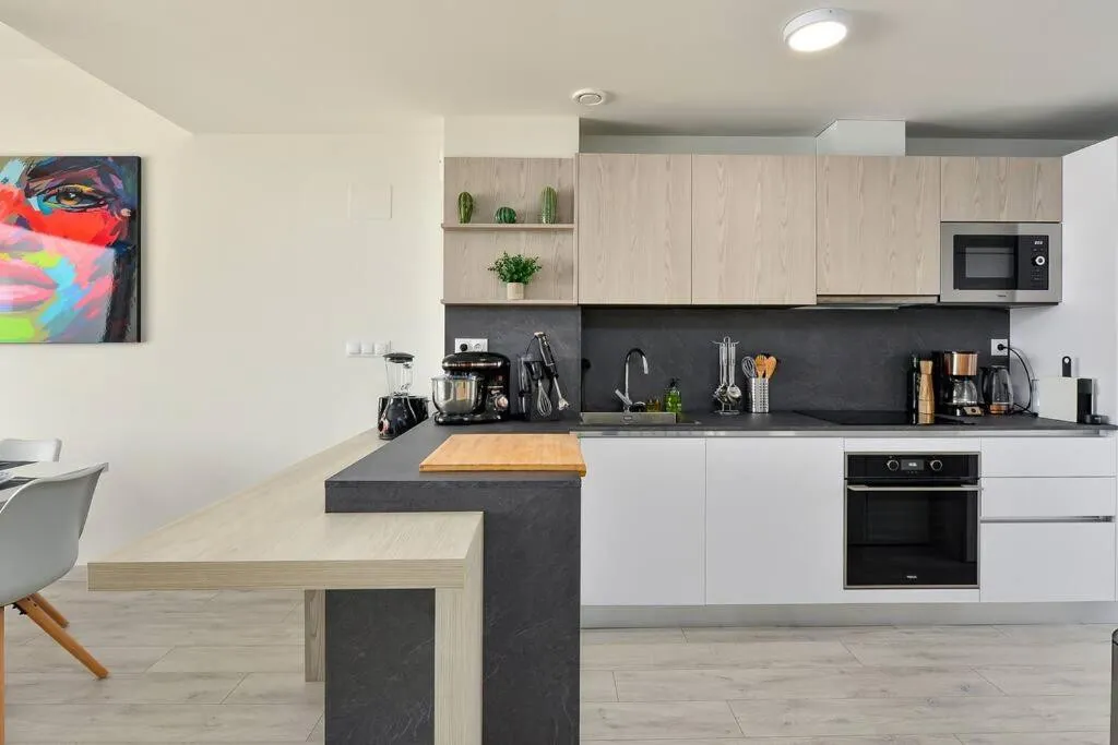 dce03d41-41e4-4687-be7a-5f3d76b2c7e2