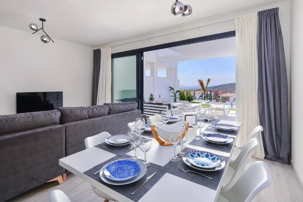 f0b9244b-279f-4e18-9a24-fdd16201ddb9