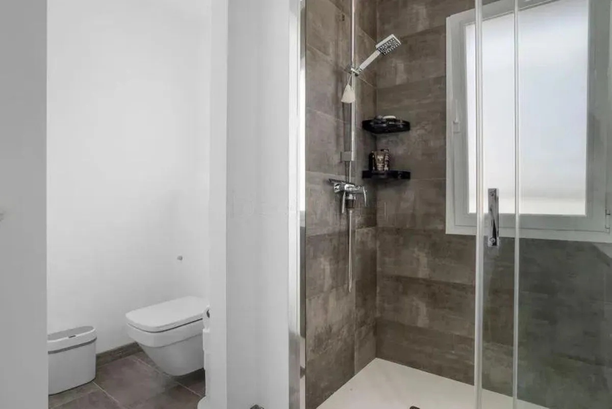 ef4fcb5c-0648-433a-9128-f2712192d164