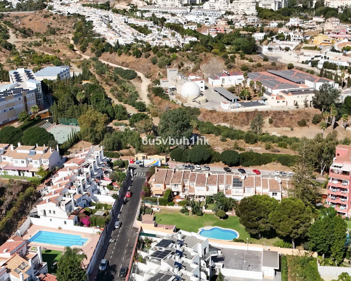 85310437-dc54-4adc-b51d-5b5465c73b35