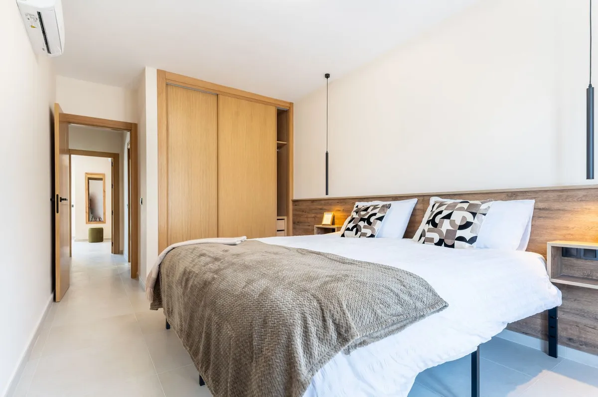 c306b0f7-d1b7-4a35-a76c-f6a619ea4811