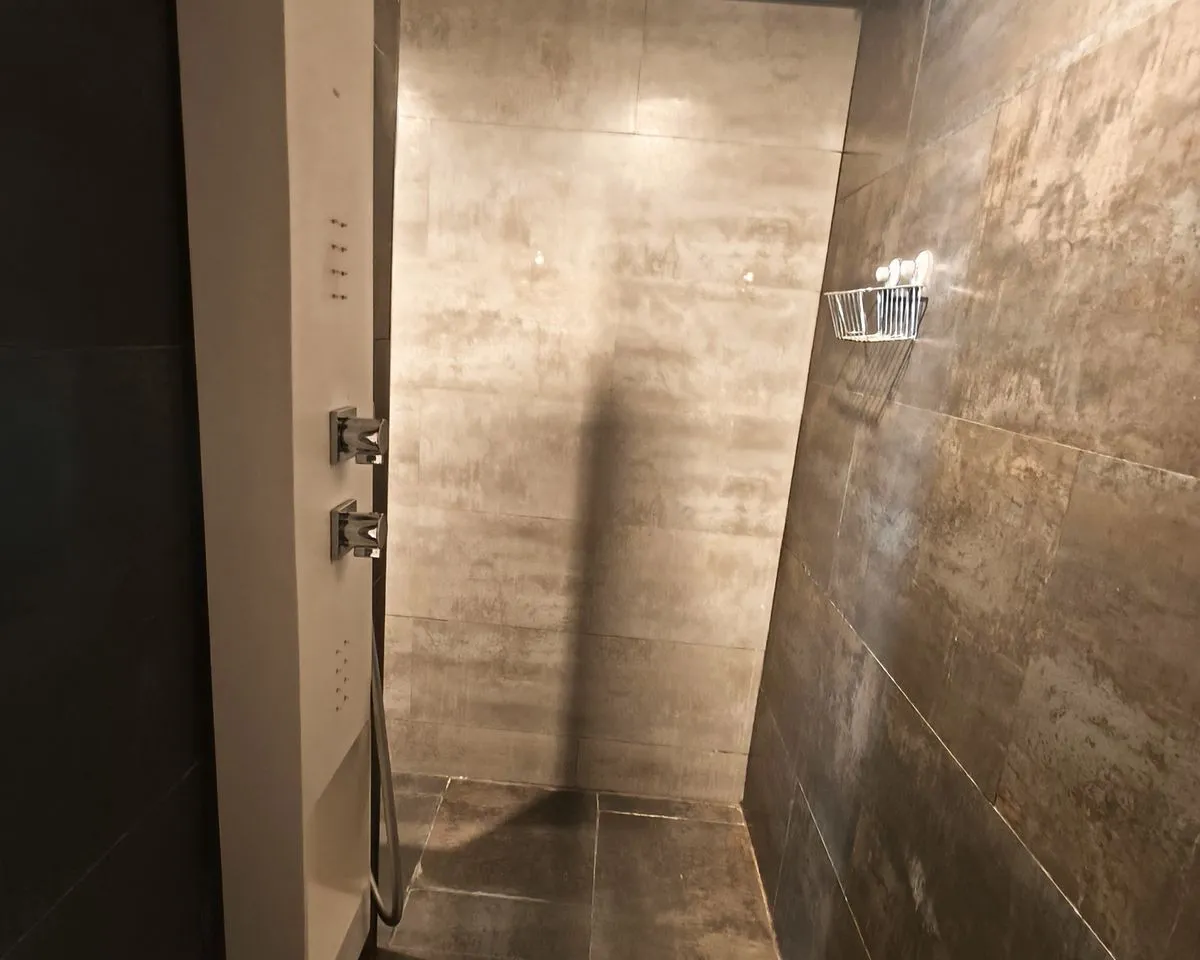 bd4ea127-b240-45b5-9a25-1a9748159bea