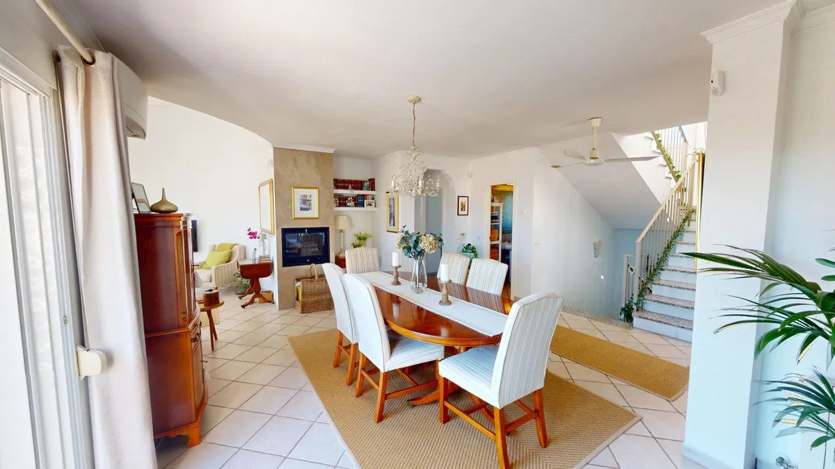 10b0f8c3-9d05-4015-88aa-d5e8d2cddf35