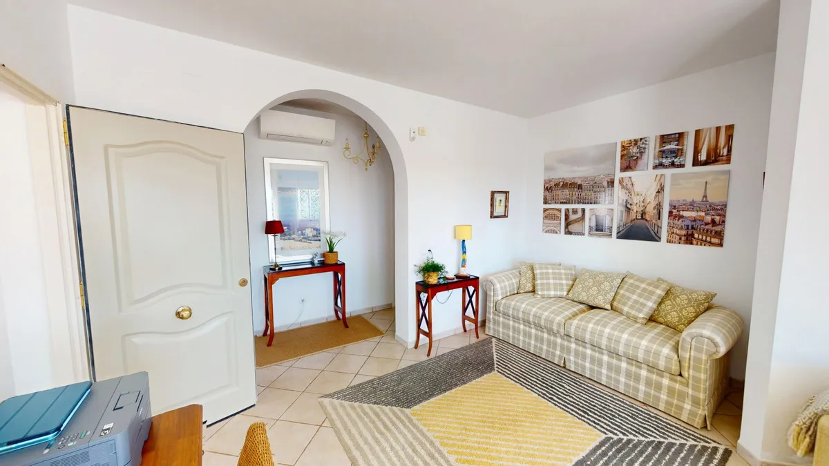 af2cd265-c7a1-45a2-bf26-52e0f1bcd039