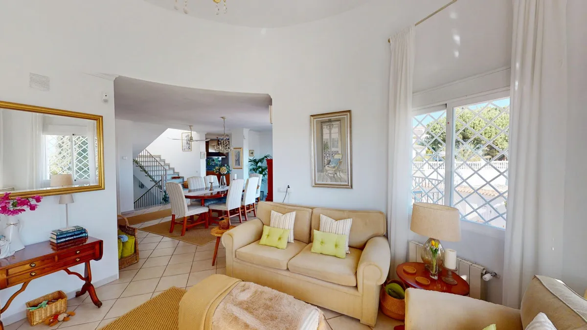 af8c7088-2a90-4c76-a186-03cae1e56199