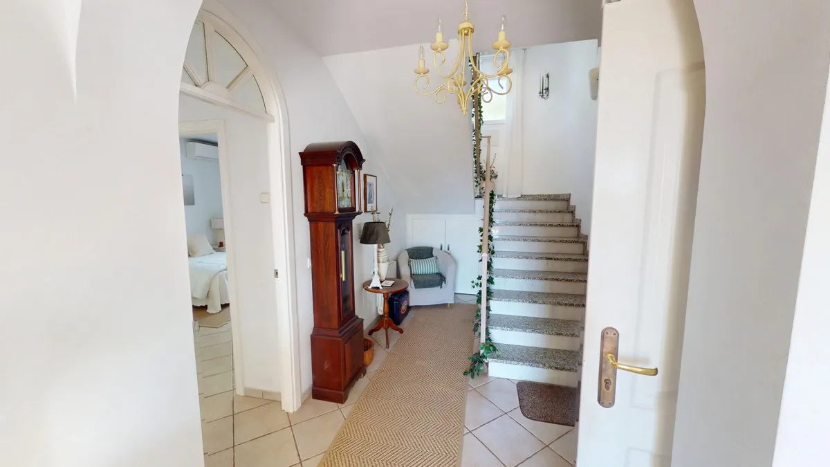 b64d05cd-a7b4-48bd-a760-8e2e8cb2798c