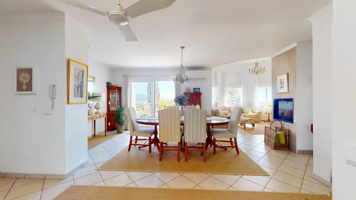 b9788a0b-3433-4c4a-902b-55030c6fc82e