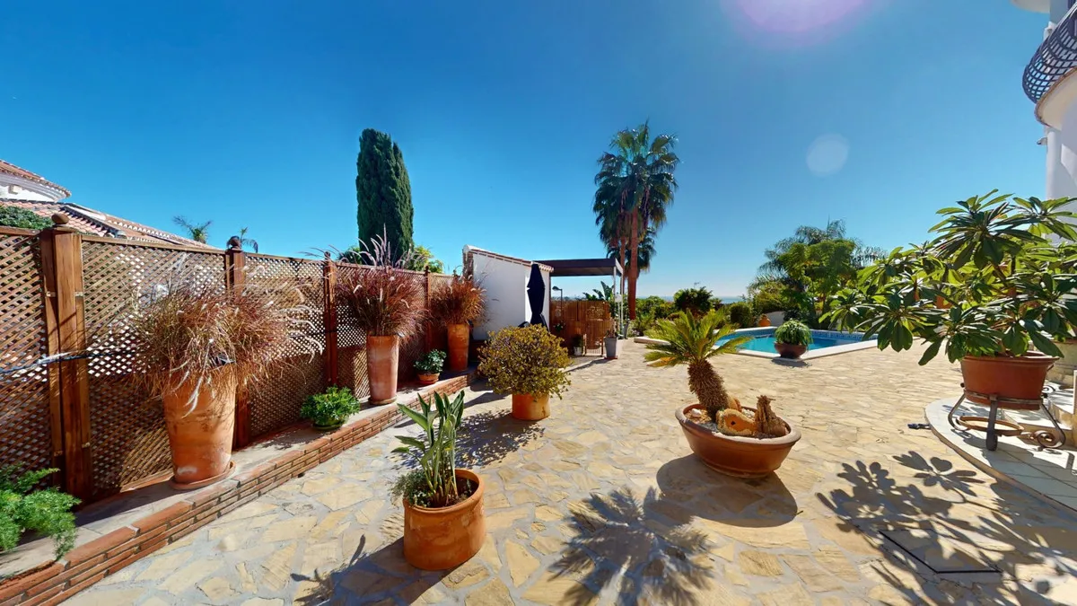 c7e8411d-d2ef-44ff-ba74-3767b6a346f1