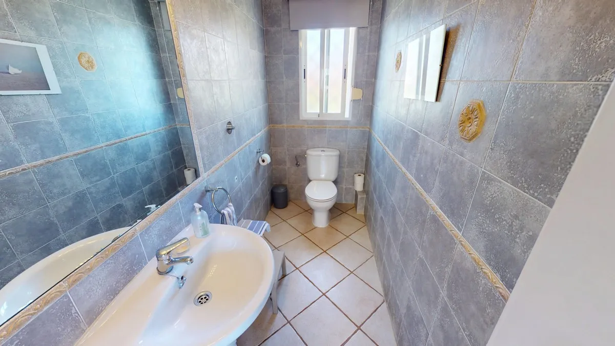 ea8cb662-83e0-4495-a192-7bcd4df7bd11