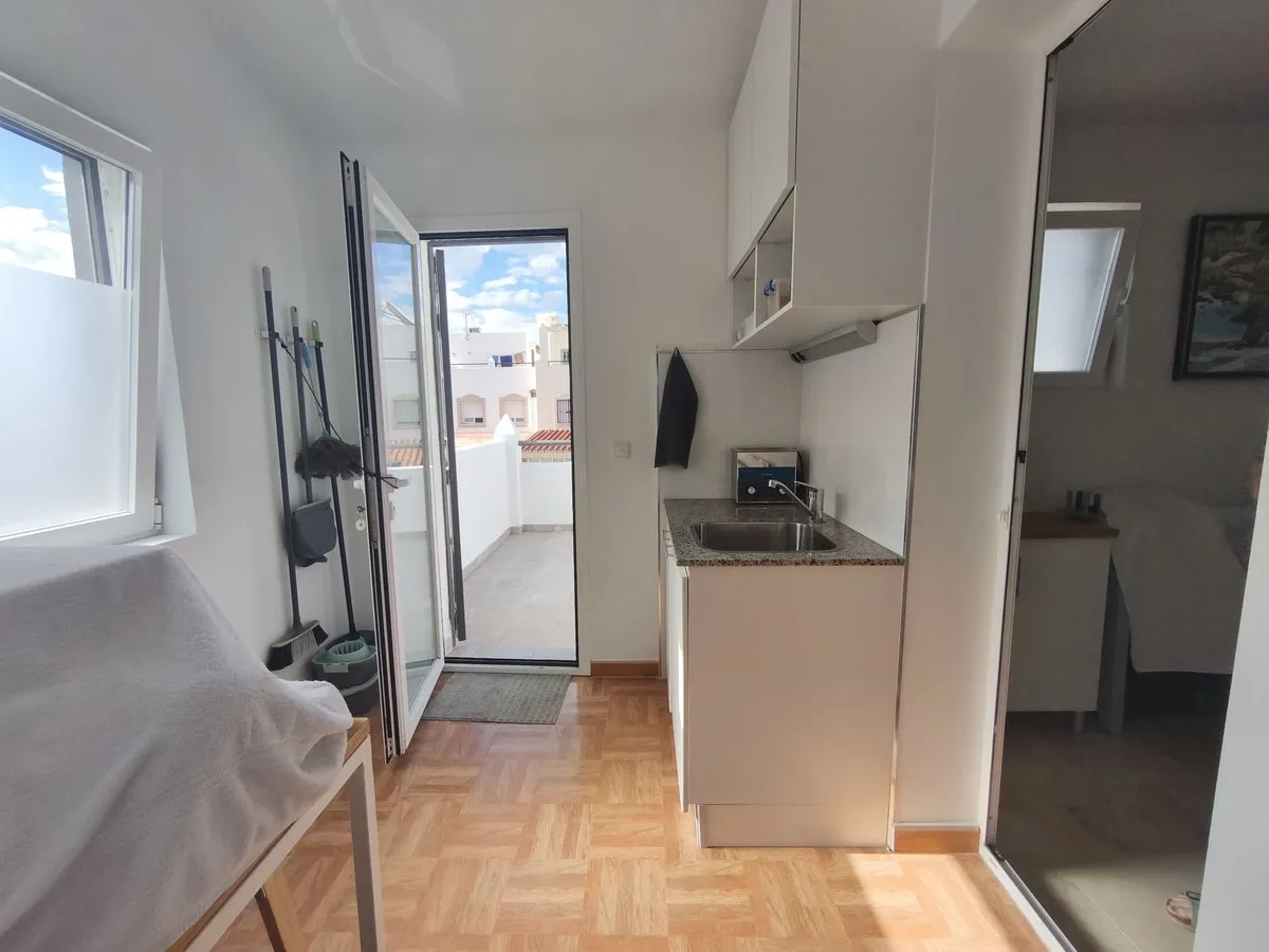 03d25cf6-ce4e-4ca9-b344-c0c877b0a33c