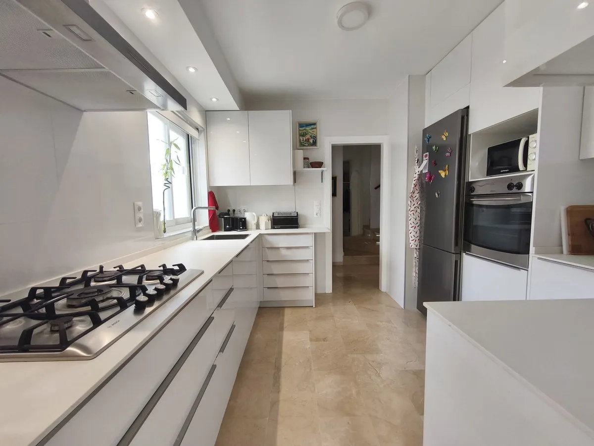 f29b4367-708b-4709-b445-a960c71d3b35