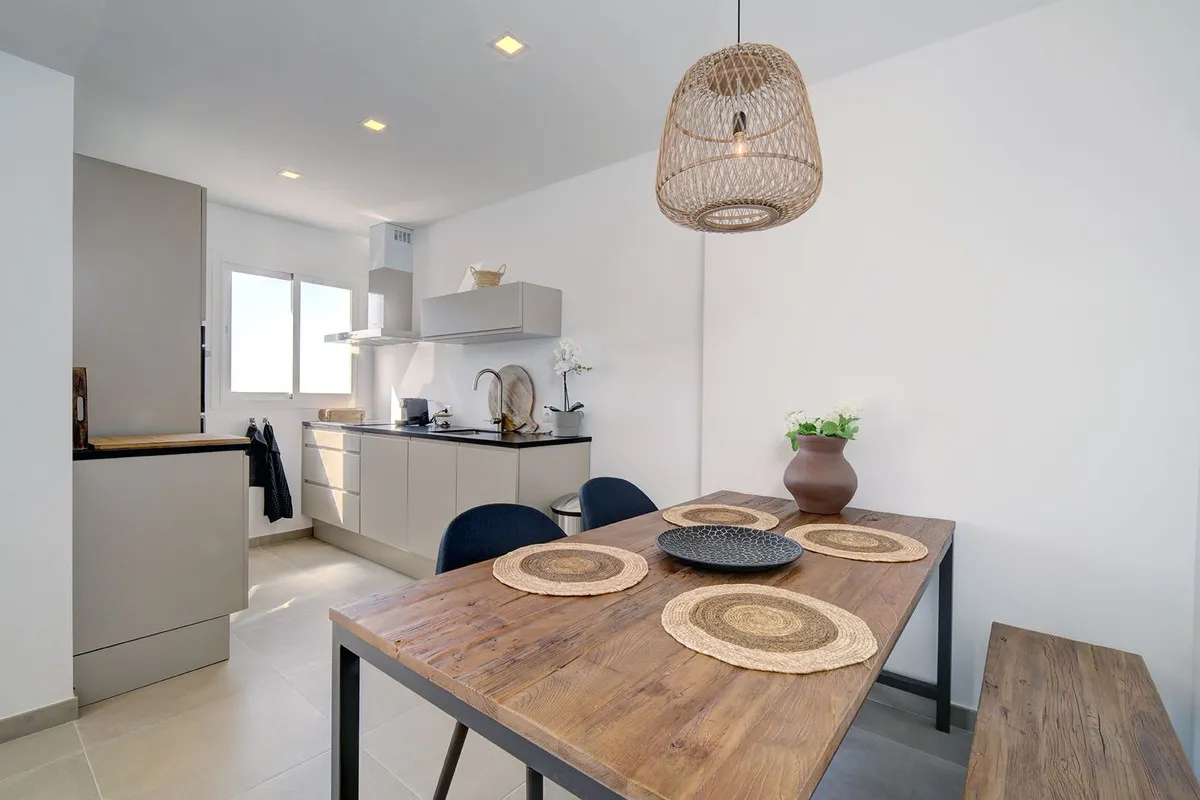 2c360877-794a-4c0d-bf8b-ed60b3a6e8d6