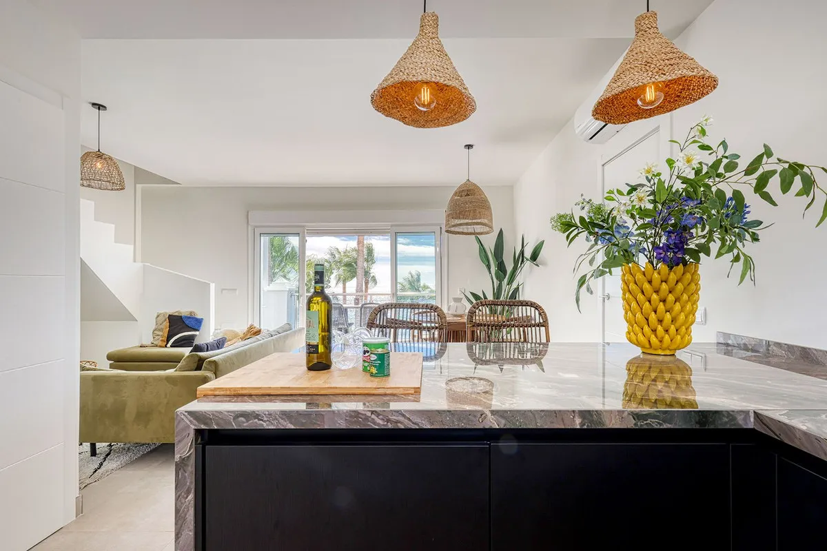 142f68f8-fdc5-45c6-82b4-b6977a7a5a76