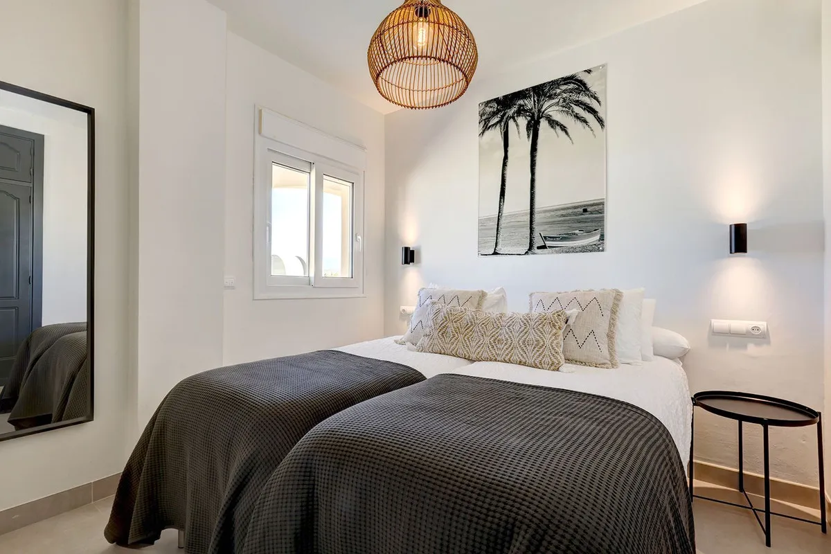 59b82c12-c1a2-46e0-85b4-e3dcf1462faf