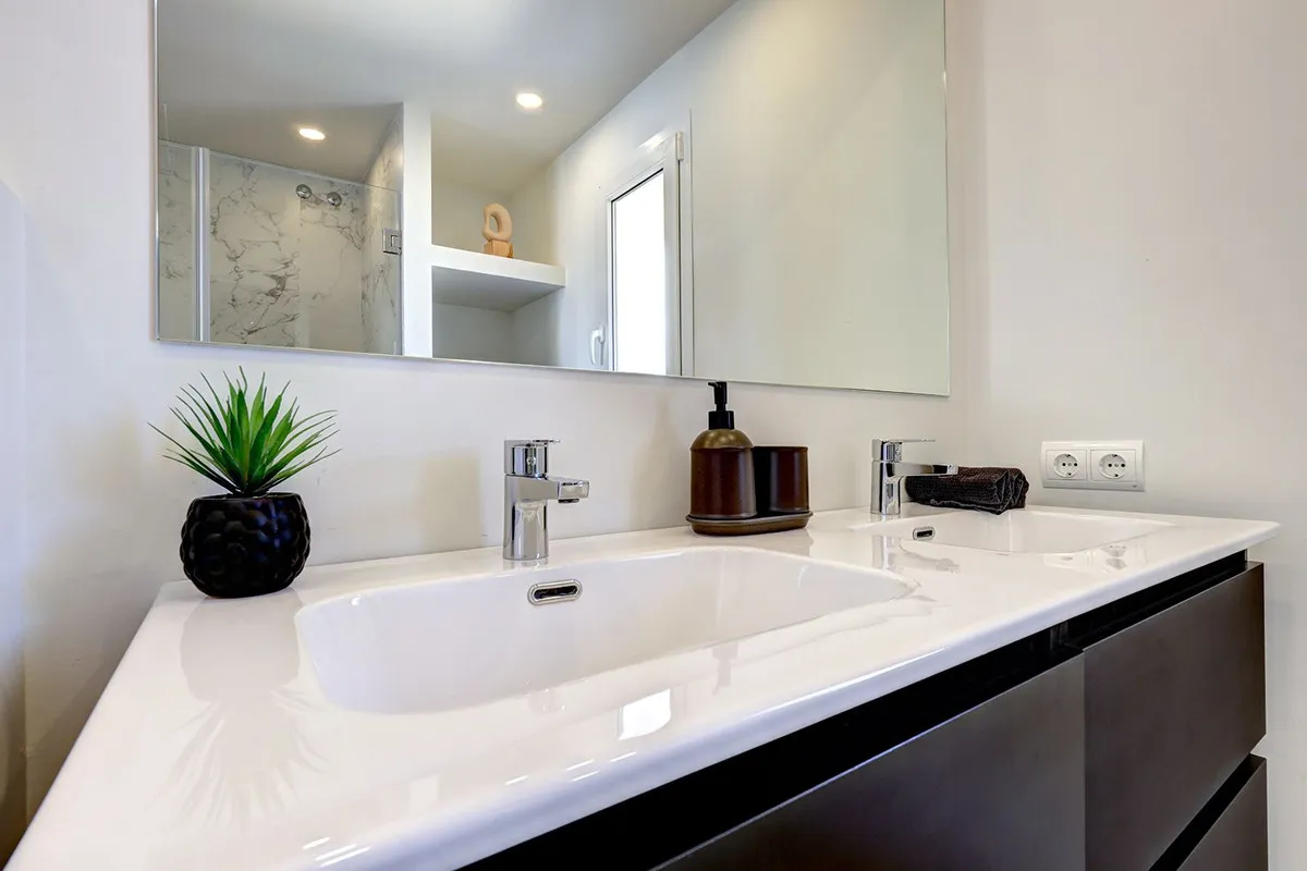 9dea44a6-61f4-4ee3-8757-8f8dfa03f03c