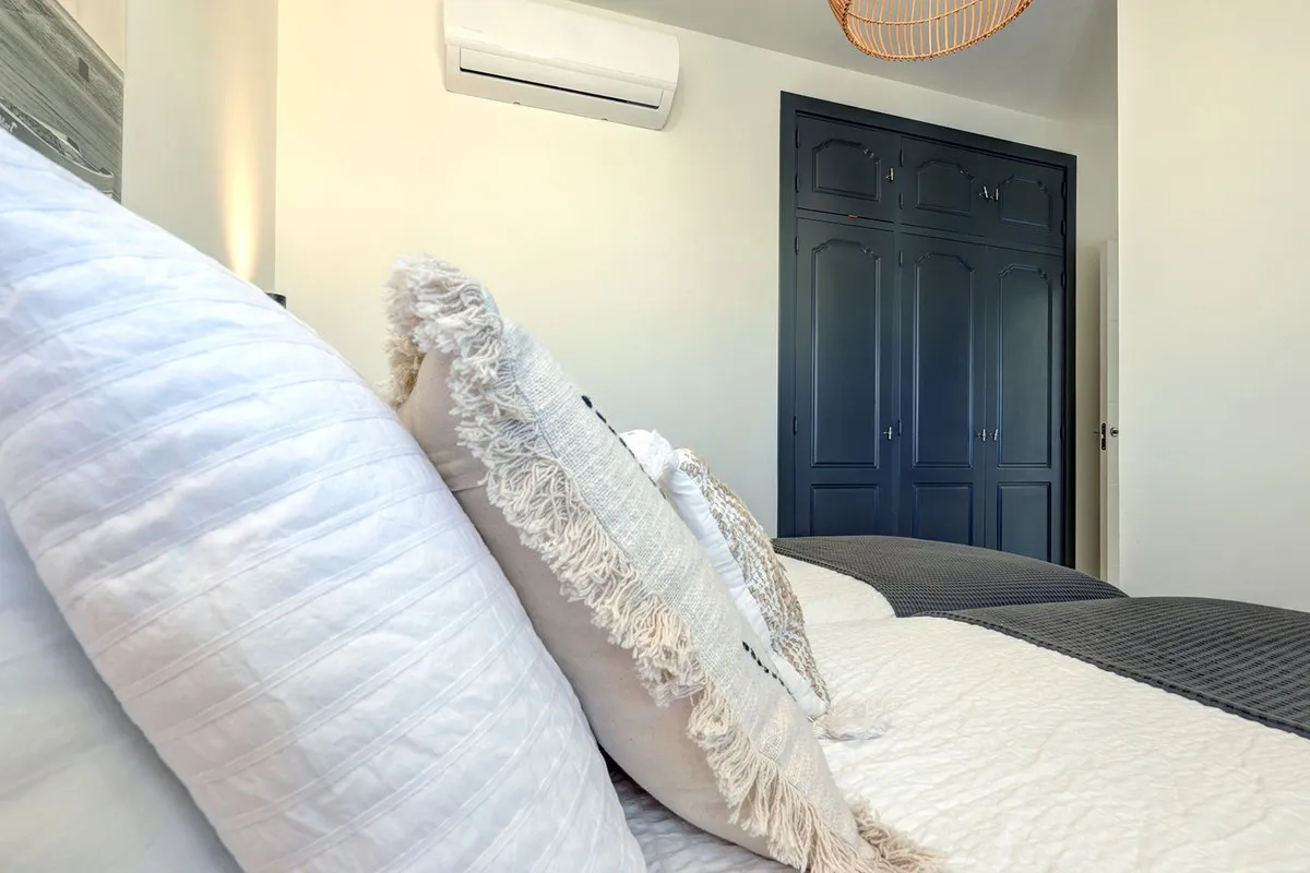 ba7a9ffe-7663-426e-96e8-bd06a9c3721c