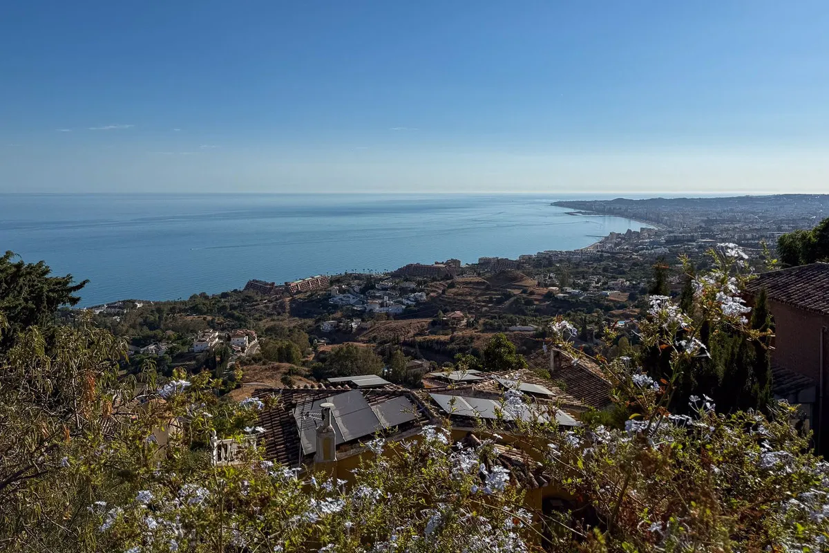 4dddda65-2f5b-492e-99b7-78325c8f22e1