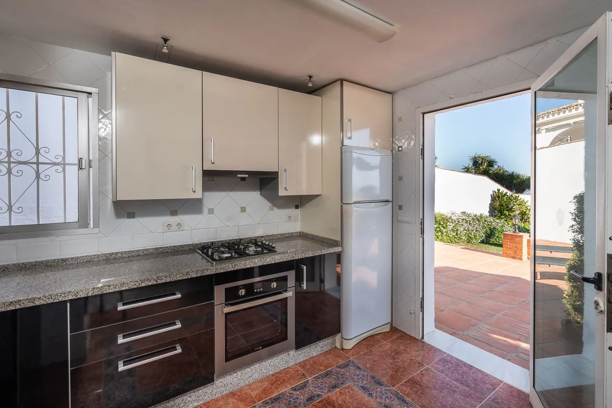 6cb97d3a-a9c7-490b-93f0-f8a439a20932