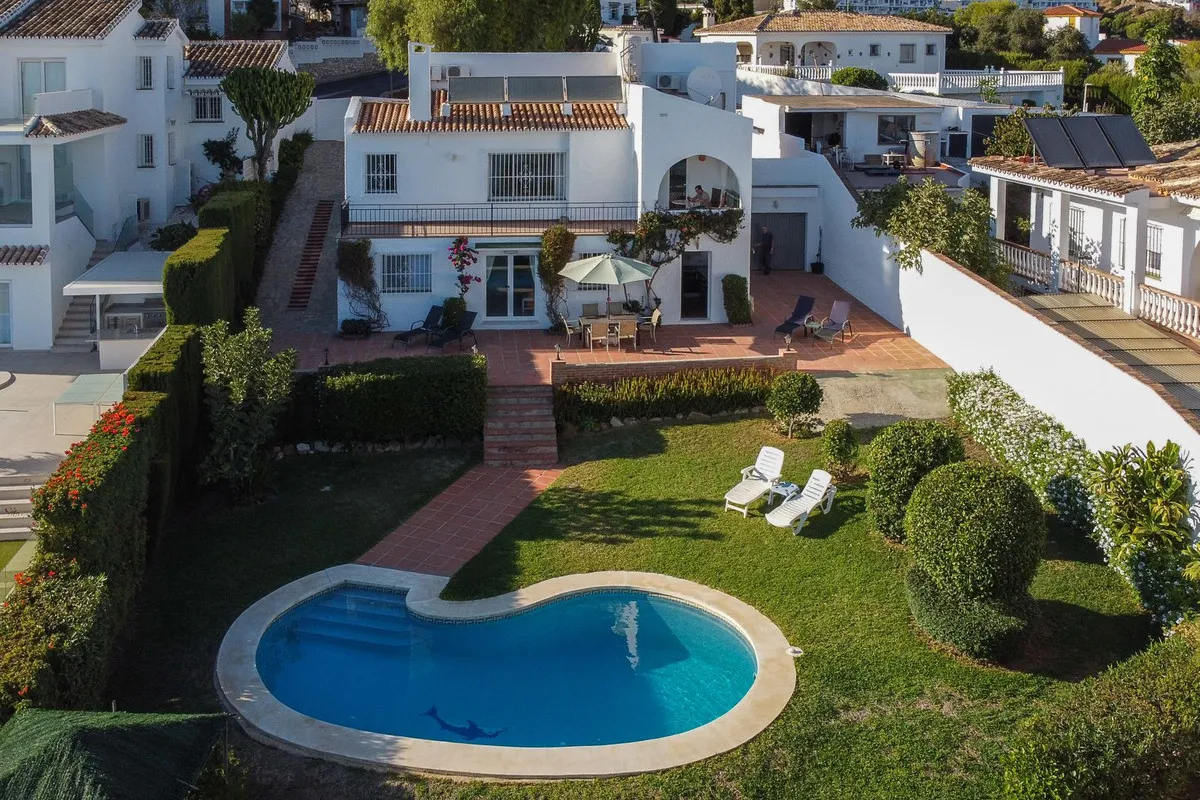 bae4b169-d75f-46a2-abad-fb4e34b4e451