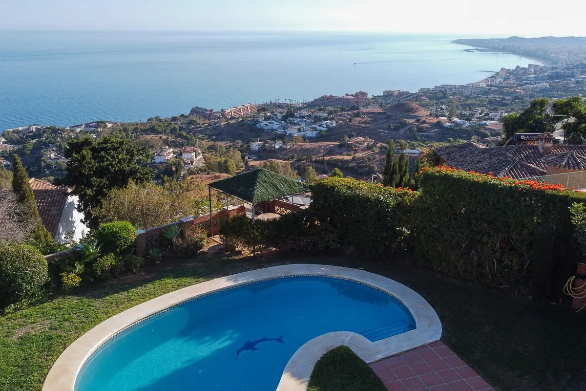 f8b44ad6-cd34-4372-904b-bbec2f6e2195