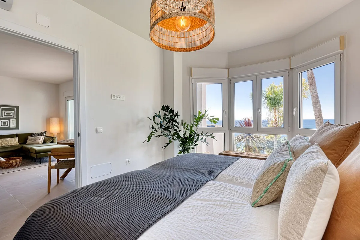 1ed3b4df-0b81-437a-9267-997b95514ed5