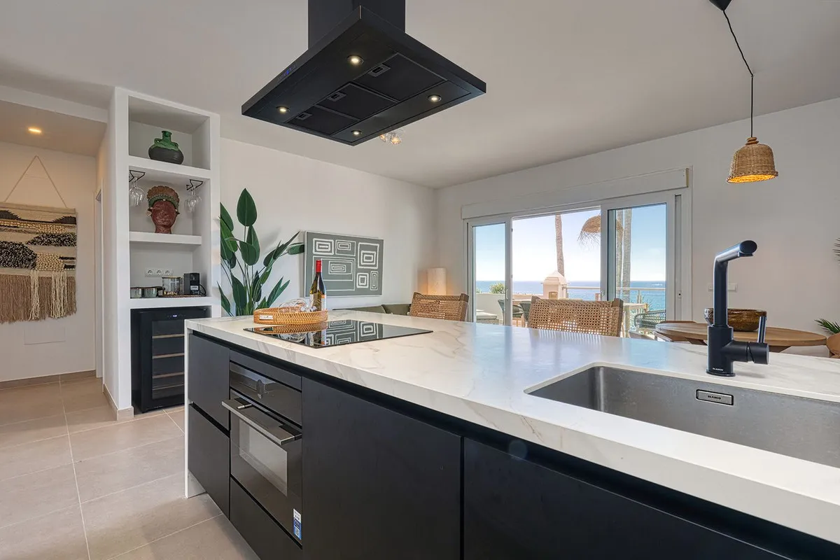 a9353b63-ff34-45f9-bca8-c38b2f868723