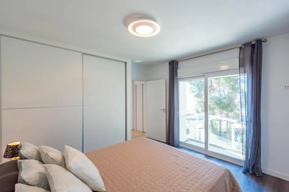 0ae27cf7-fd20-4499-8f53-d6fbc8838678