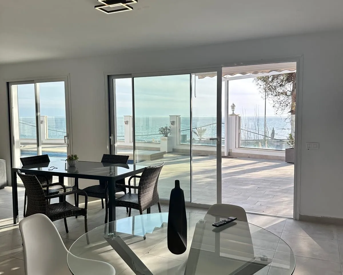 33224185-6534-4769-8b80-296d69b77037